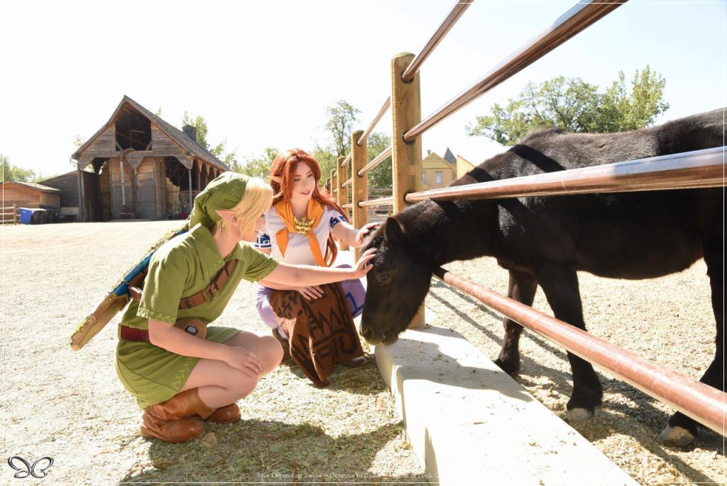 The Legend of Zelda - Ocarina of Time - Malon & Link Cosplay - full length port. The Legend of Zelda - Ocarina of Time - Malon & Link Cosplay - full length port.