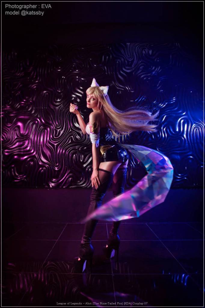League of Legends - Ahri (The Nine-Tailed Fox) (KDA) Cosplay - premium study