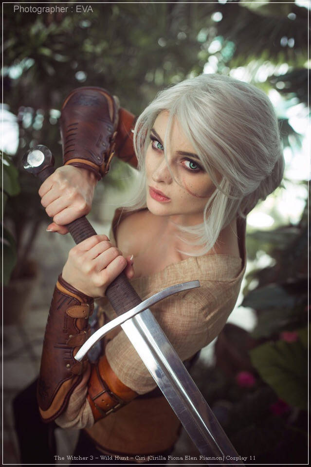 The Witcher 3 - Wild Hunt - Ciri (Cirilla Fiona Elen Riannon) Cosplay - full length photo The Witcher 3 - Wild Hunt - Ciri (Cirilla Fiona Elen Riannon) Cosplay - full length photo