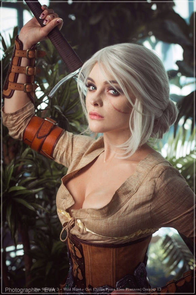 The Witcher 3 - Wild Hunt - Ciri (Cirilla Fiona Elen Riannon) Cosplay - body photo The Witcher 3 - Wild Hunt - Ciri (Cirilla Fiona Elen Riannon) Cosplay - body photo