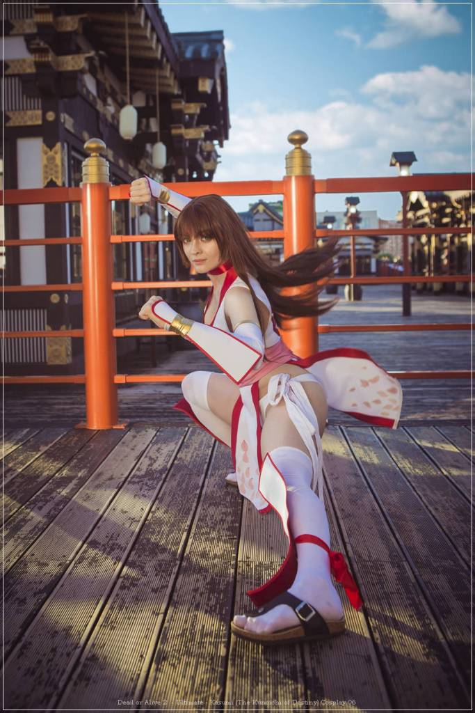 Dead or Alive 2 - Ultimate - Kasumi (The Kunoichi of Destiny) Cosplay - soft focus shot