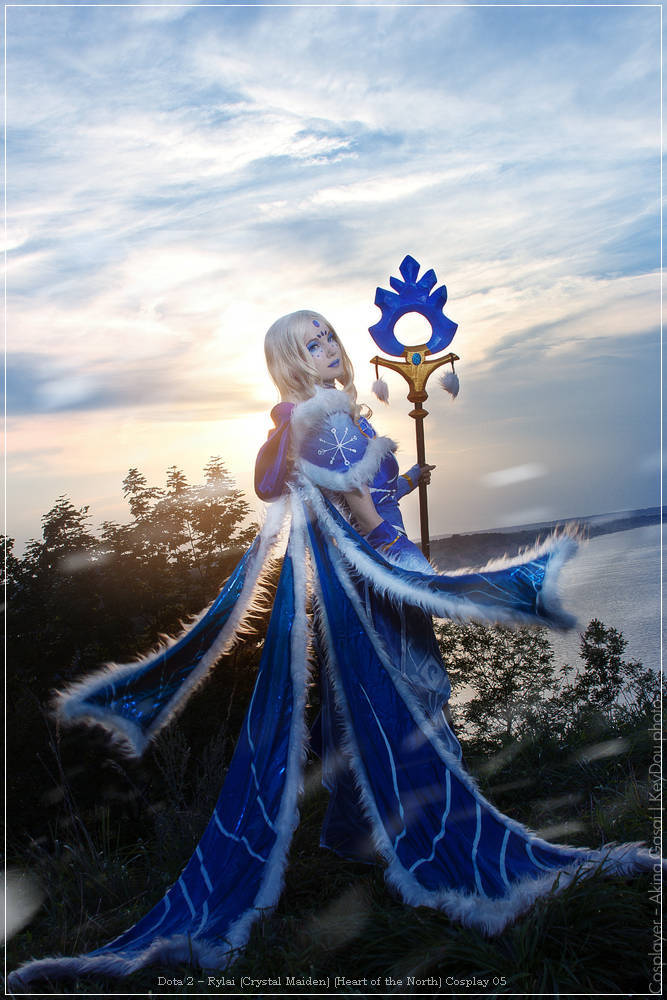 Dota 2 - Rylai (Crystal Maiden) (Heart of the North) Cosplay character recreation portrait
