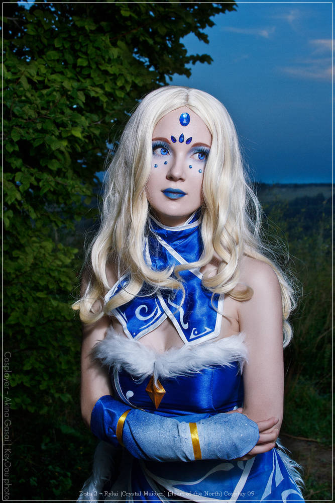 Dota 2 - Rylai (Crystal Maiden) (Heart of the North) Cosplay anime character costume photo