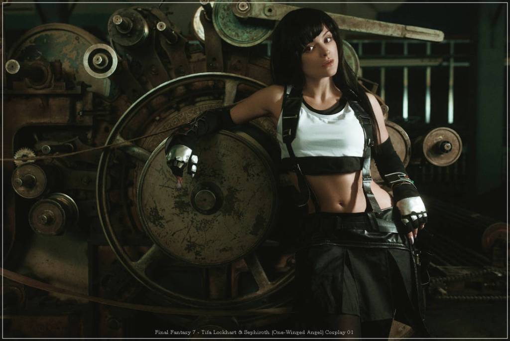 final fantasy 7 tifa lockhart sephiroth one winged angel cosplay 01