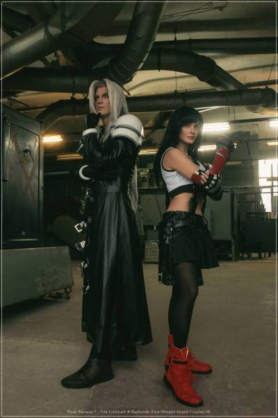 Final Fantasy 7 - Tifa Lockhart & Sephiroth (One-Winged Angel) Cosplay