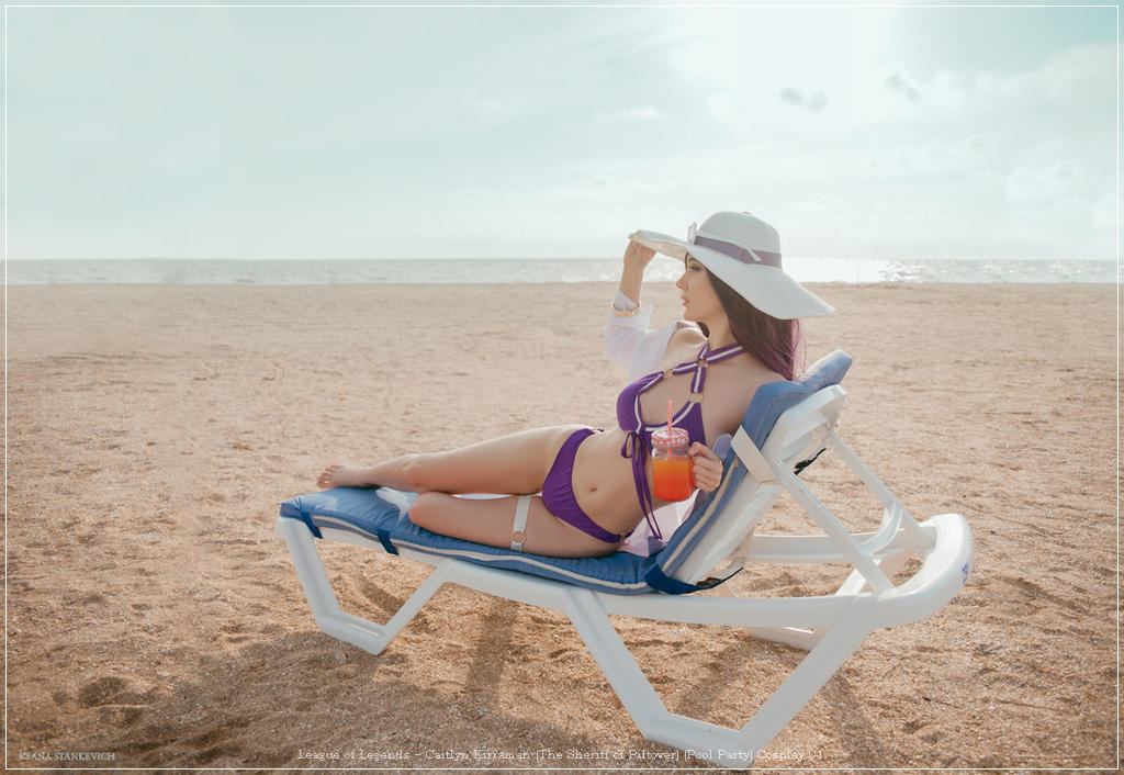 League of Legends - Caitlyn Kiramman (The Sheriff of Piltover) (Pool Party) Cosplay - elegant capture