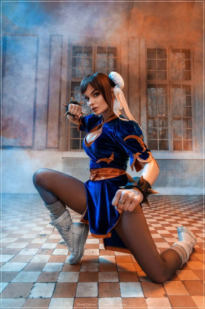 Street Fighter 5 - Chun-Li Cosplay - expressive character portrait