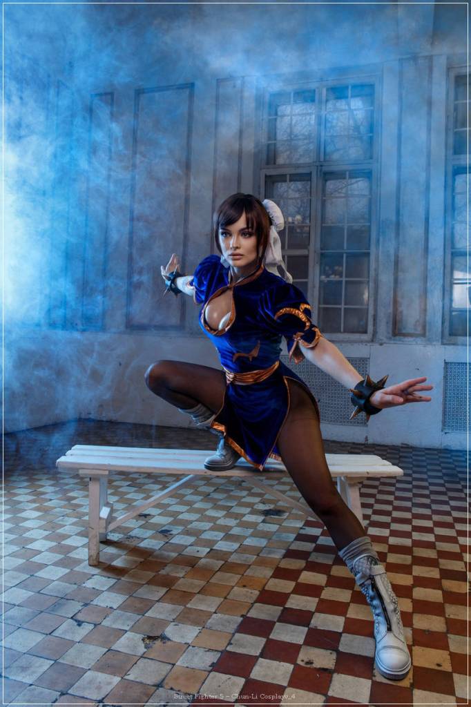 Street Fighter 5 - Chun-Li Cosplay - light aesthetic photography