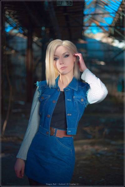 Dragon Ball - Android 18 Cosplay