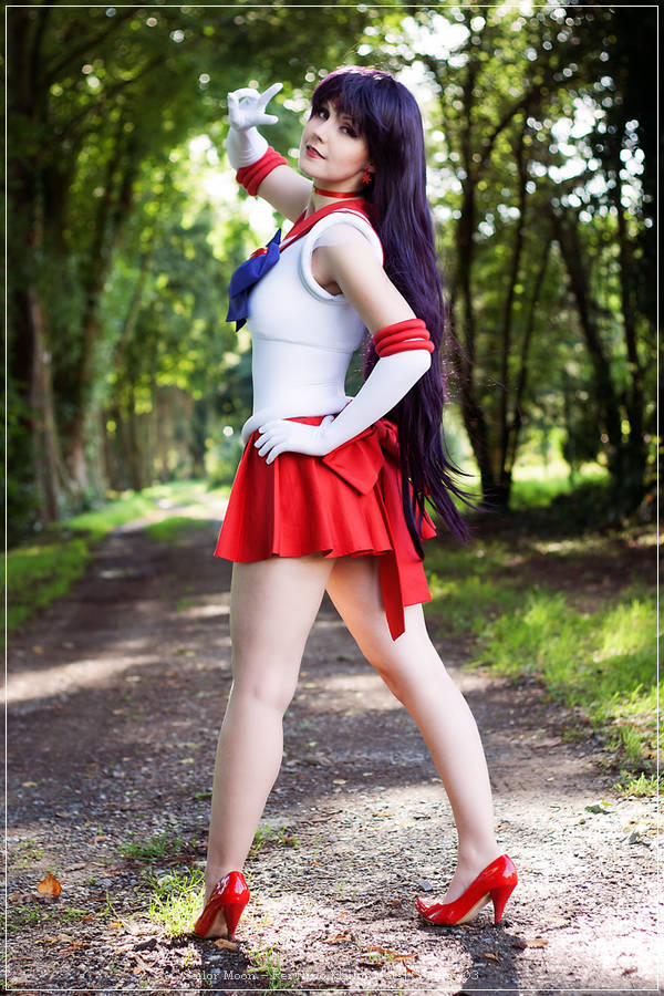 Sailor Moon - Rei Hino (Sailor Mars) Cosplay - costume portrait