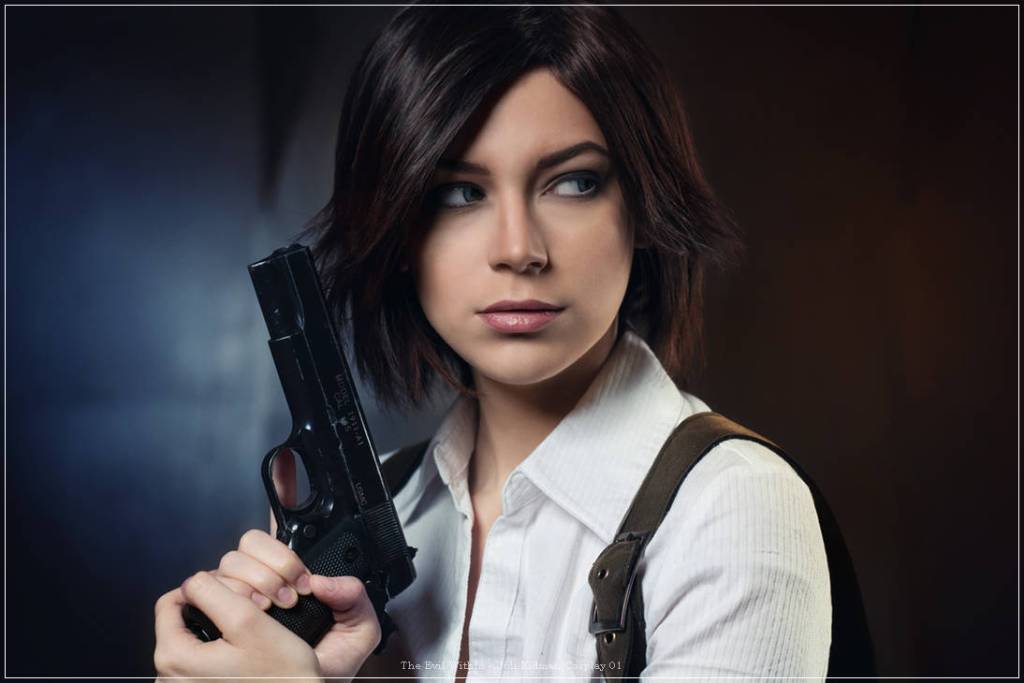 The Evil Within - Juli Kidman Cosplay - full body portrait