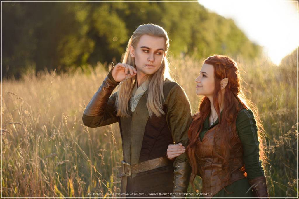 The Hobbit - The Desolation of Smaug - Tauriel &amp; Legolas Cosplay - full length photo