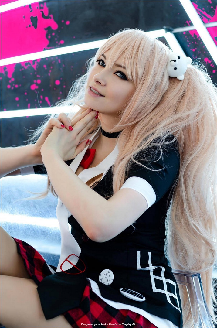 Danganronpa - Junko Enoshima Cosplay - full body character photo