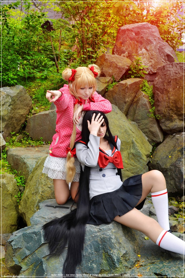 Sailor Moon - Rei Hino (Sailor Mars) &amp; Usagi Tsukino (Sailor Moon) Cosplay - costume portrait