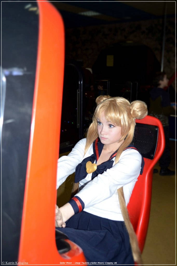 Sailor Moon - Usagi Tsukino (Sailor Moon) Cosplay - full length port.