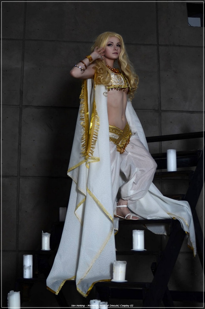 Van Helsing - Marishka (Bride of Dracula) Cosplay - authentic view Van Helsing - Marishka (Bride of Dracula) Cosplay - authentic view