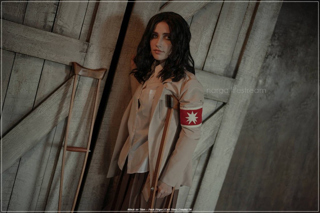 Attack on Titan - Pieck Finger (Cart Titan) Cosplay - full length photo Attack on Titan - Pieck Finger (Cart Titan) Cosplay - full length photo