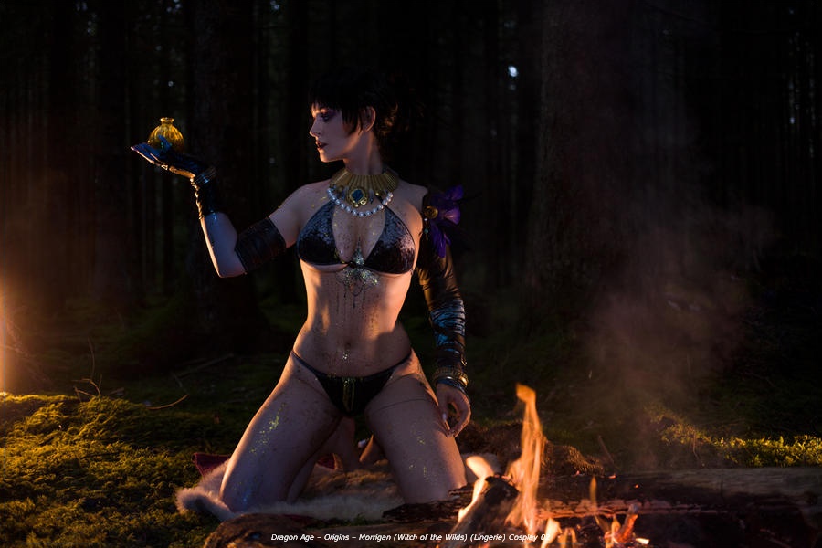 Dragon Age - Origins - Morrigan (Witch of the Wilds) (Lingerie) Cosplay - elegant capture