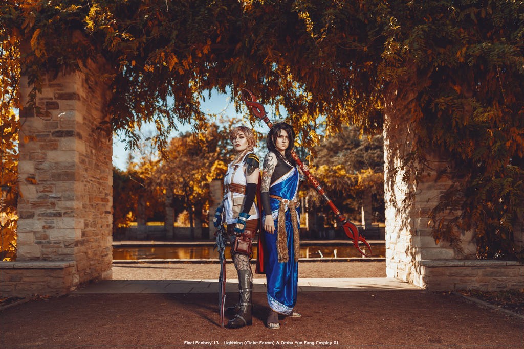 Final Fantasy 13 - Lightning (Claire Farron) & Oerba Yun Fang Cosplay - full length photo