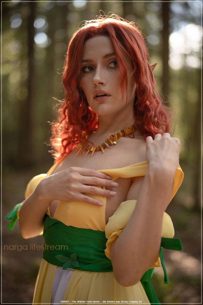 GWENT - The Witcher Card Game - Ida Emean aep Sivney Cosplay - light aesthetic