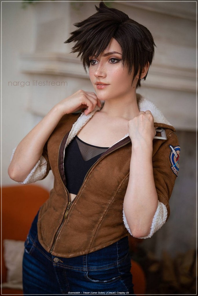 Overwatch - Tracer (Lena Oxton) (Casual) Cosplay - delicate portrait