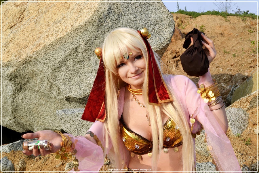 Ragnarok Online - Dancer Cosplay - artistic framing portrait