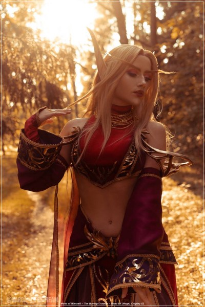 World of Warcraft - The Burning Crusade - Blood Elf (Mage) Cosplay