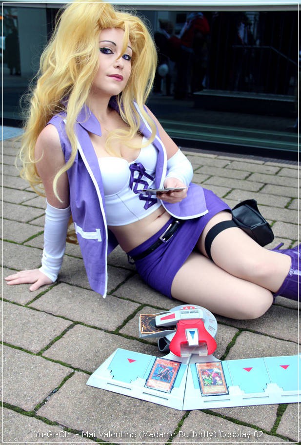 Yu-Gi-Oh! - Mai Valentine (Madame Butterfly) Cosplay - light aesthetic