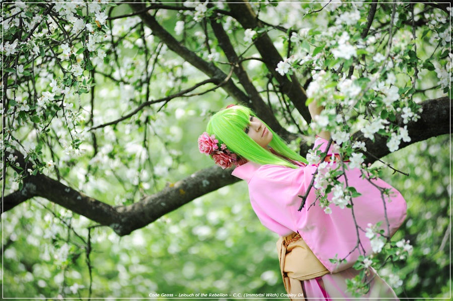 Code Geass - Lelouch of the Rebellion - C.C. (Immortal Witch) Cosplay - full body port.