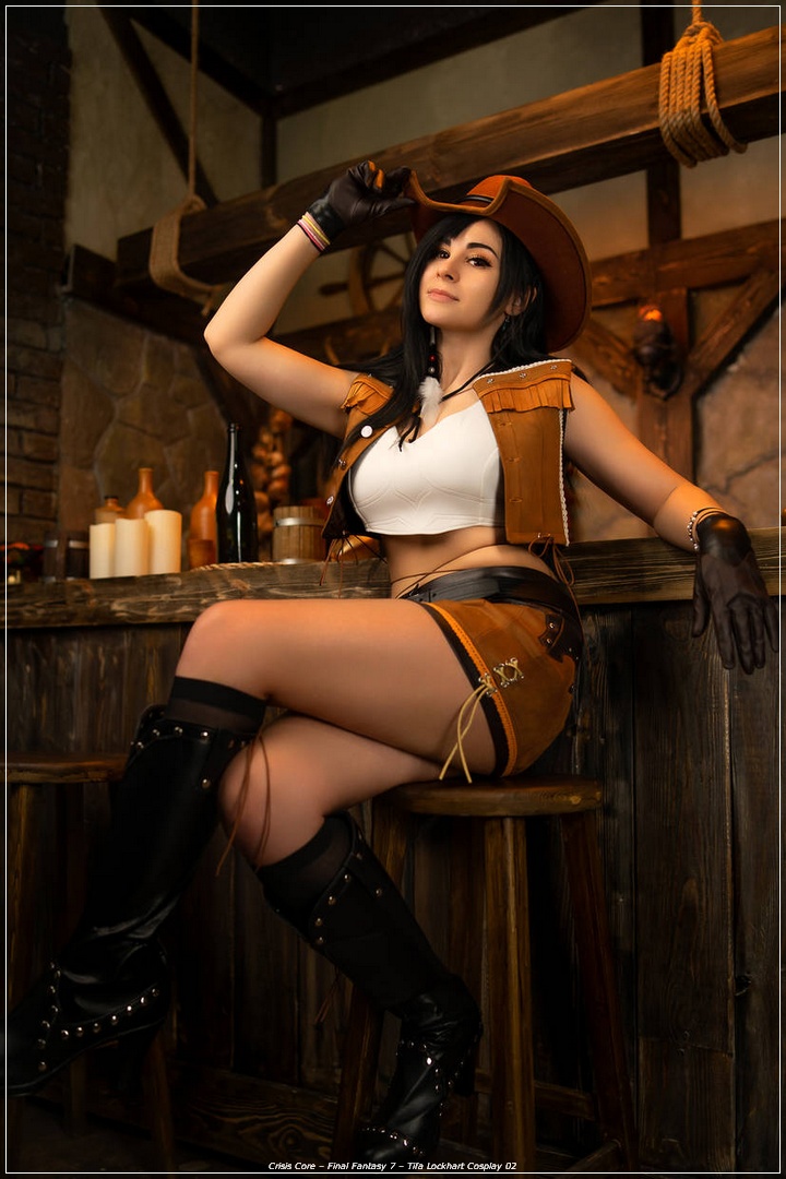 Crisis Core - Final Fantasy 7 - Tifa Lockhart Cosplay - artistic framing Crisis Core - Final Fantasy 7 - Tifa Lockhart Cosplay - artistic framing