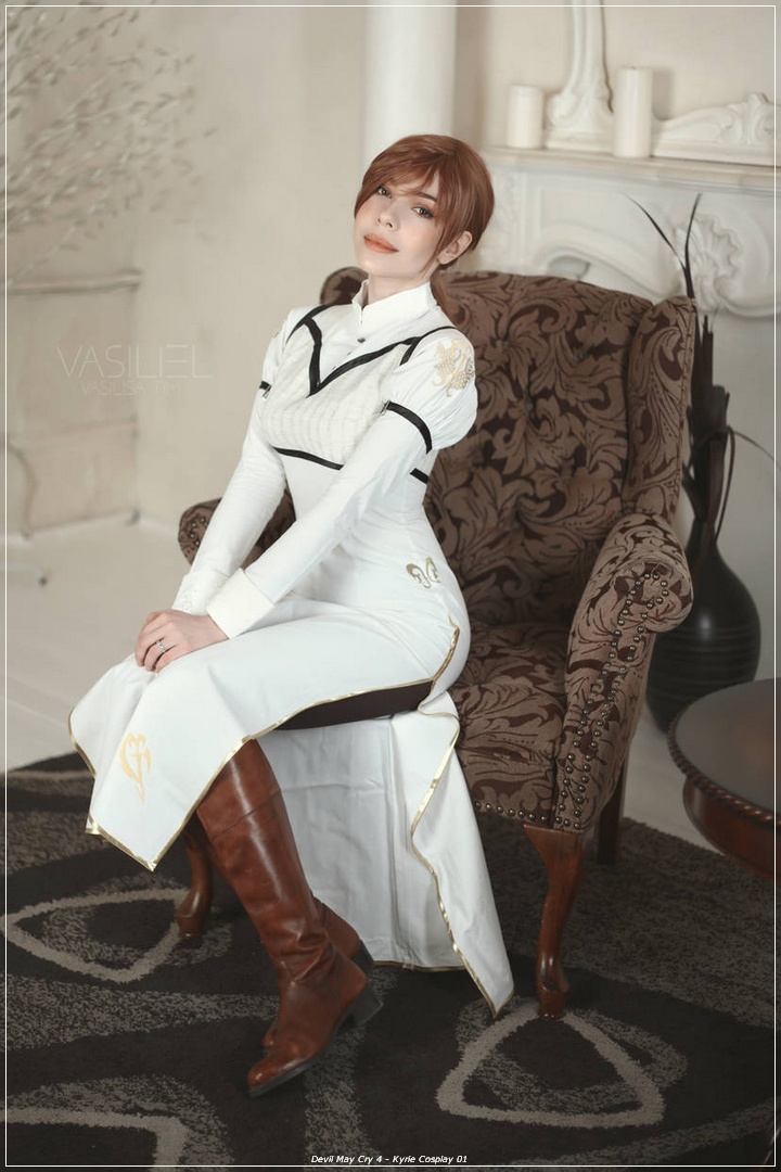 Devil May Cry 4 - Kyrie Cosplay - full body character photo