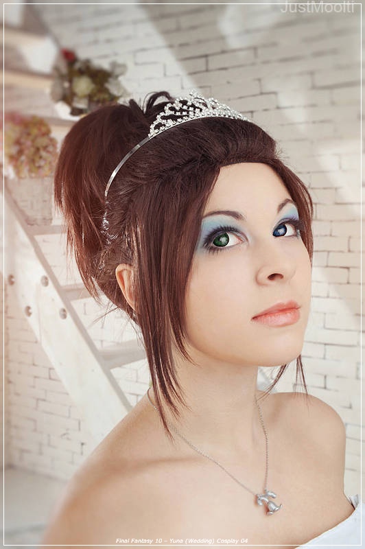 Final Fantasy 10 - Yuna (Wedding) Cosplay - soft focus shot