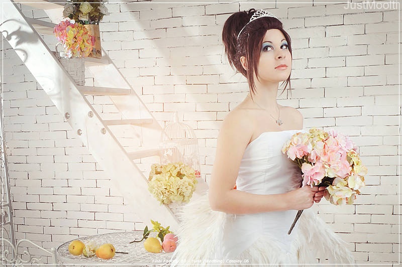 Final Fantasy 10 - Yuna (Wedding) Cosplay - artistic framing
