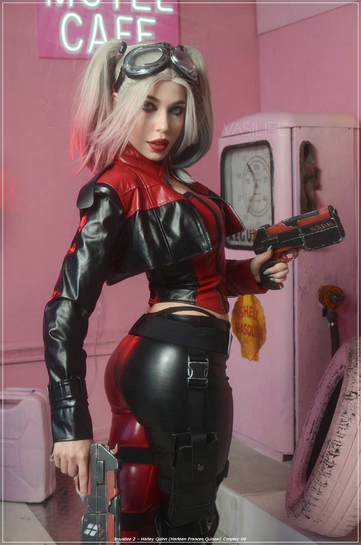 Injustice 2 - Harley Quinn (Harleen Frances Quinzel) Cosplay - light aesthetic