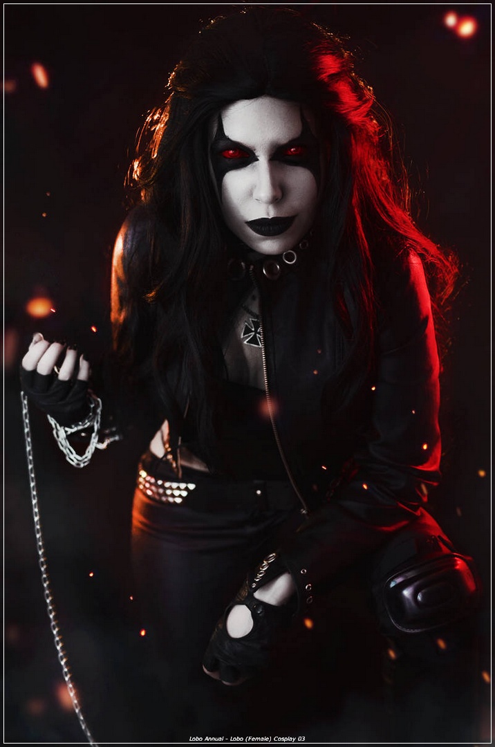 Lobo Annual - Lobo (Female) Cosplay - authentic costume view