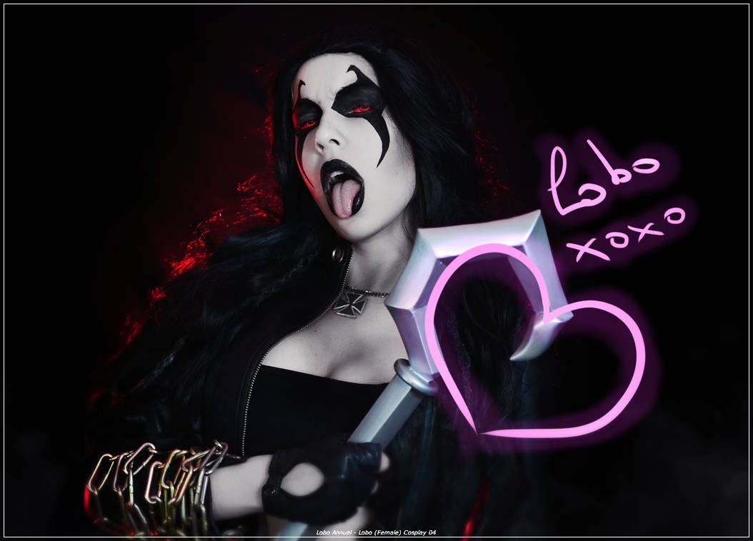Lobo Annual - Lobo (Female) Cosplay - soft focus costume shot