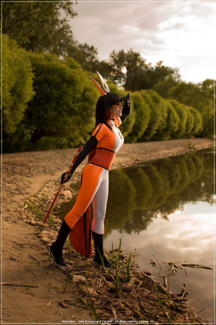 Miraculous - Tales of Ladybug &amp; Cat Noir - Lila Rossi (Volpina) Cosplay - full length photo