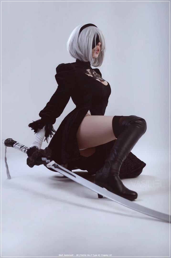 NieR AutomatA - 2B (YoRHa No.2 Type-B) Cosplay - expressive portrait