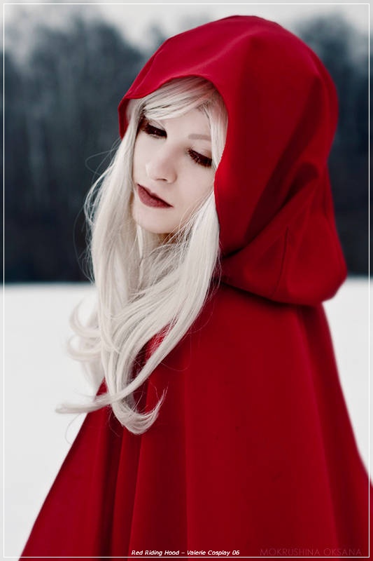Red Riding Hood - Valerie Cosplay - full body portrait Red Riding Hood - Valerie Cosplay - full body portrait