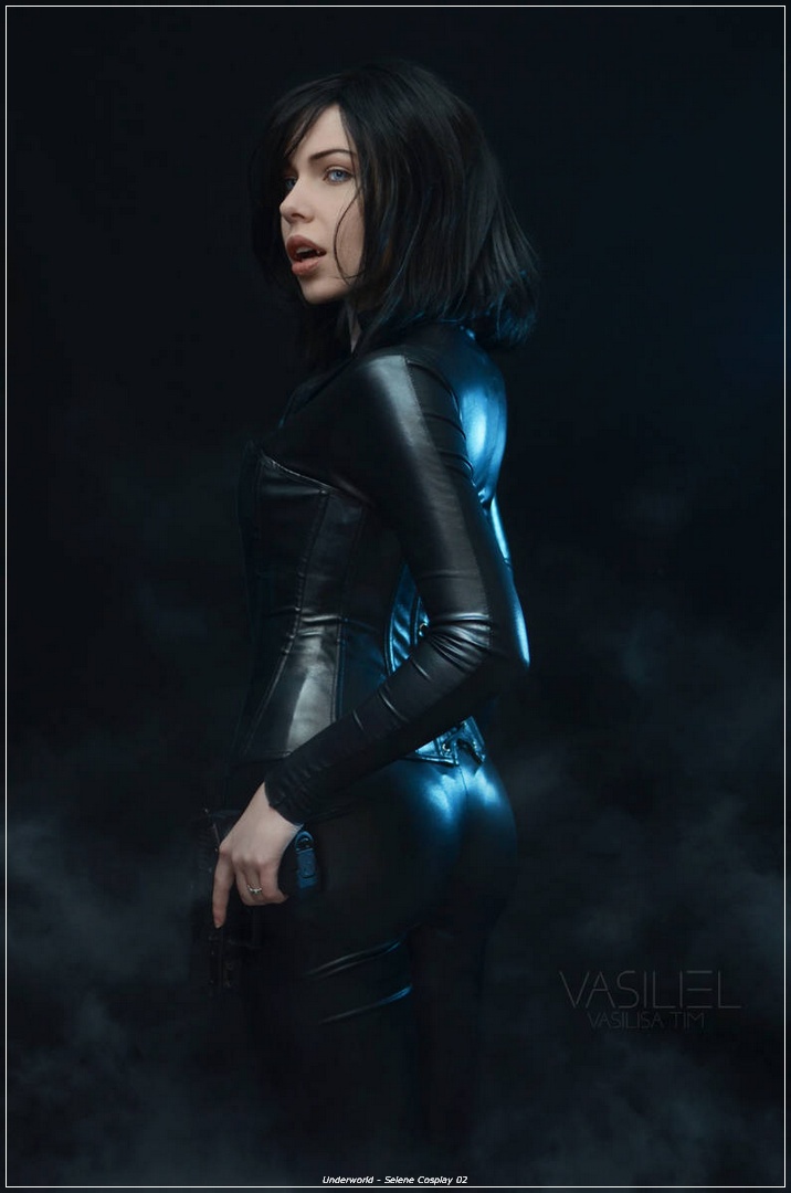 Underworld - Selene Cosplay - full body character photo