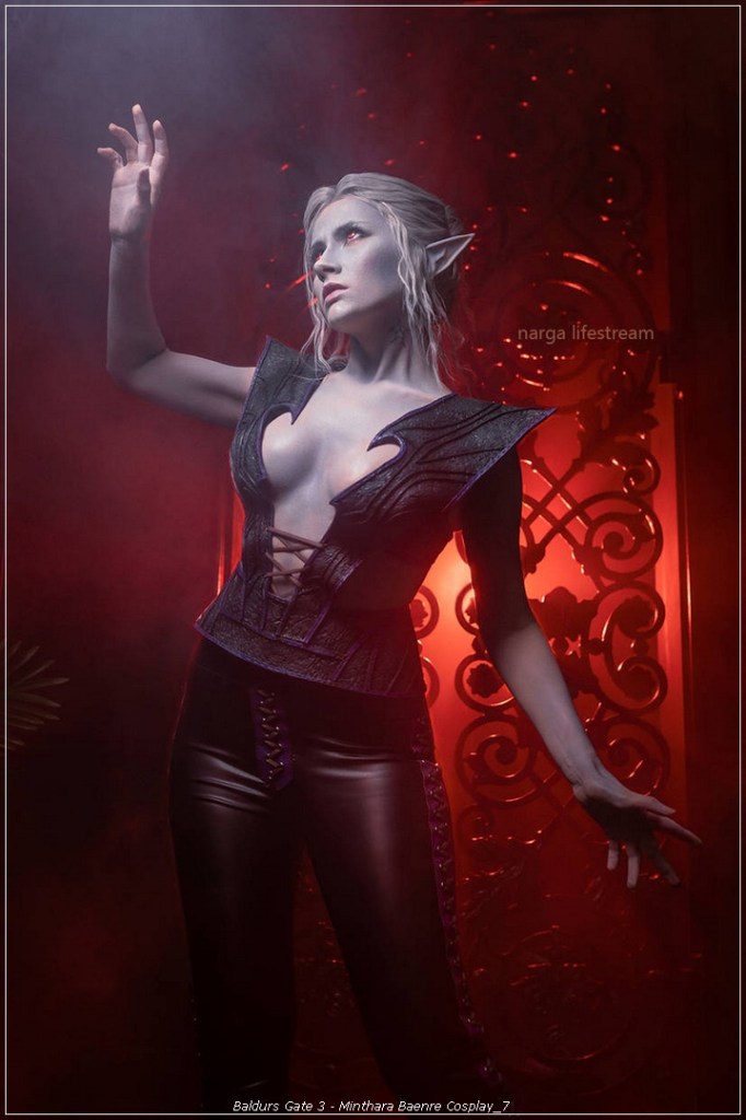 Baldurs Gate 3 - Minthara Baenre Cosplay - professional character photography