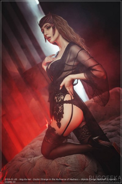 WandaVision - Wanda Django Maximoff (Scarlet Witch) (Lingerie) Cosplay