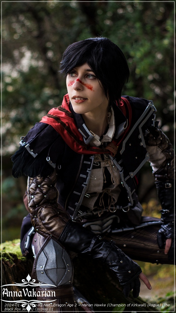 Dragon Age 2 - Marian Hawke (Champion of Kirkwall) (Rogue) (The Black Fox Jerkin) Cosplay - portrait photo