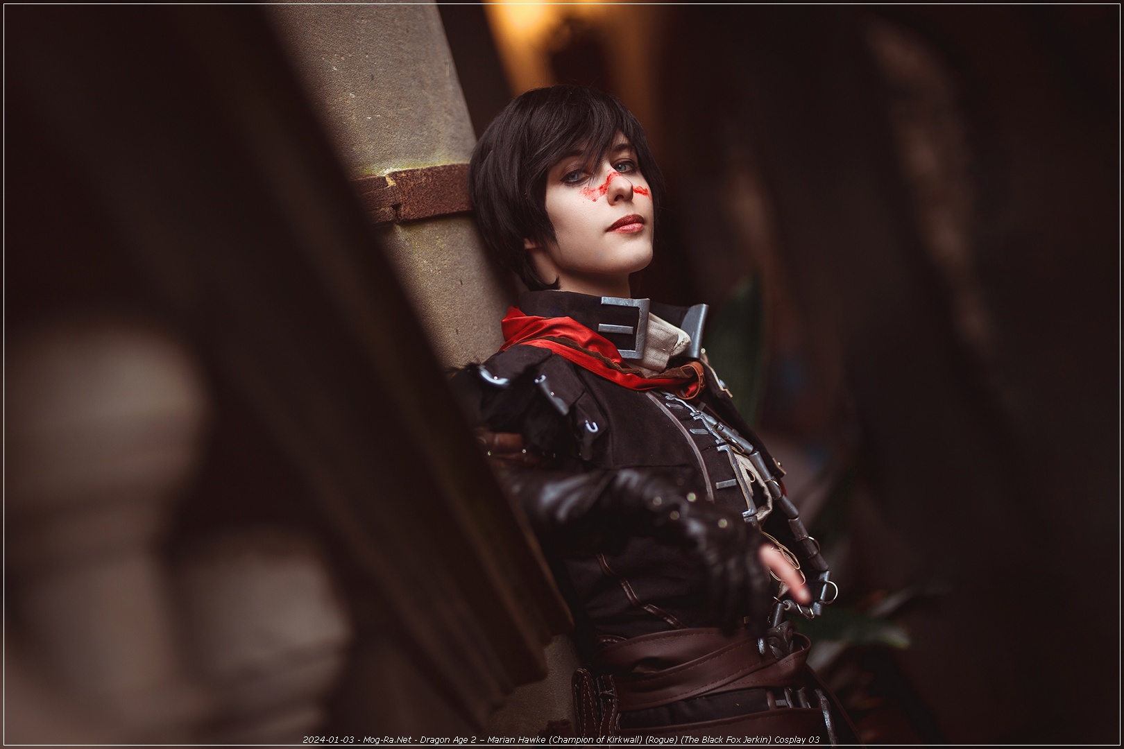 Dragon Age 2 - Marian Hawke (Champion of Kirkwall) (Rogue) (The Black Fox Jerkin) Cosplay - cosplay study