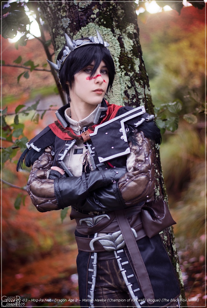 Dragon Age 2 - Marian Hawke (Champion of Kirkwall) (Rogue) (The Black Fox Jerkin) Cosplay - recreation