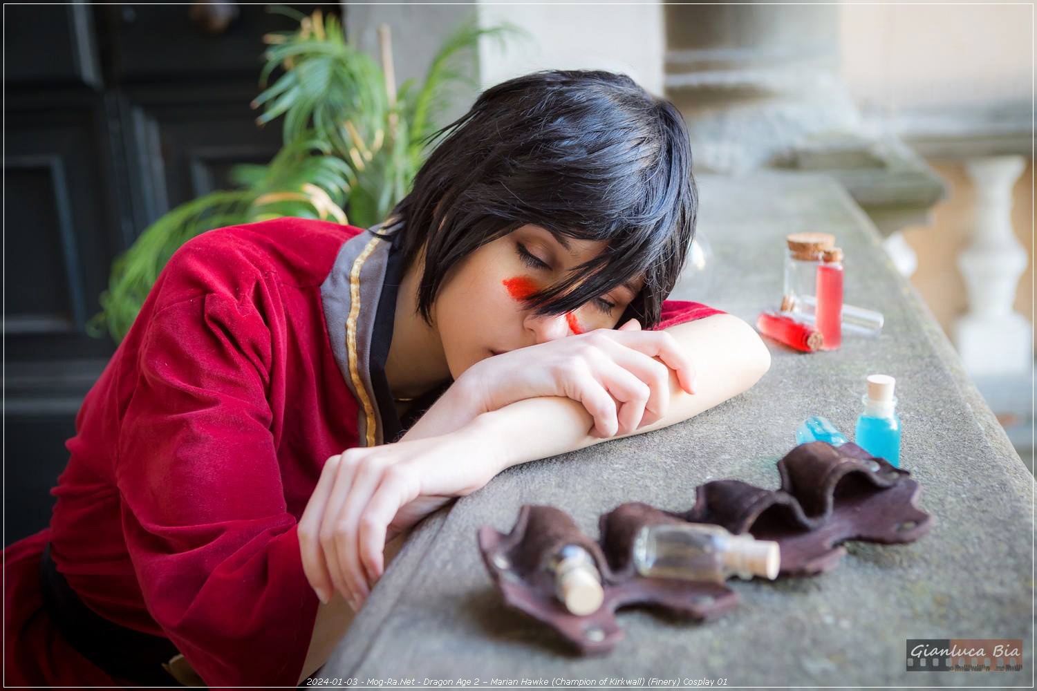 Dragon Age 2 – Marian Hawke Champion of Kirkwall Finery Cosplay 01