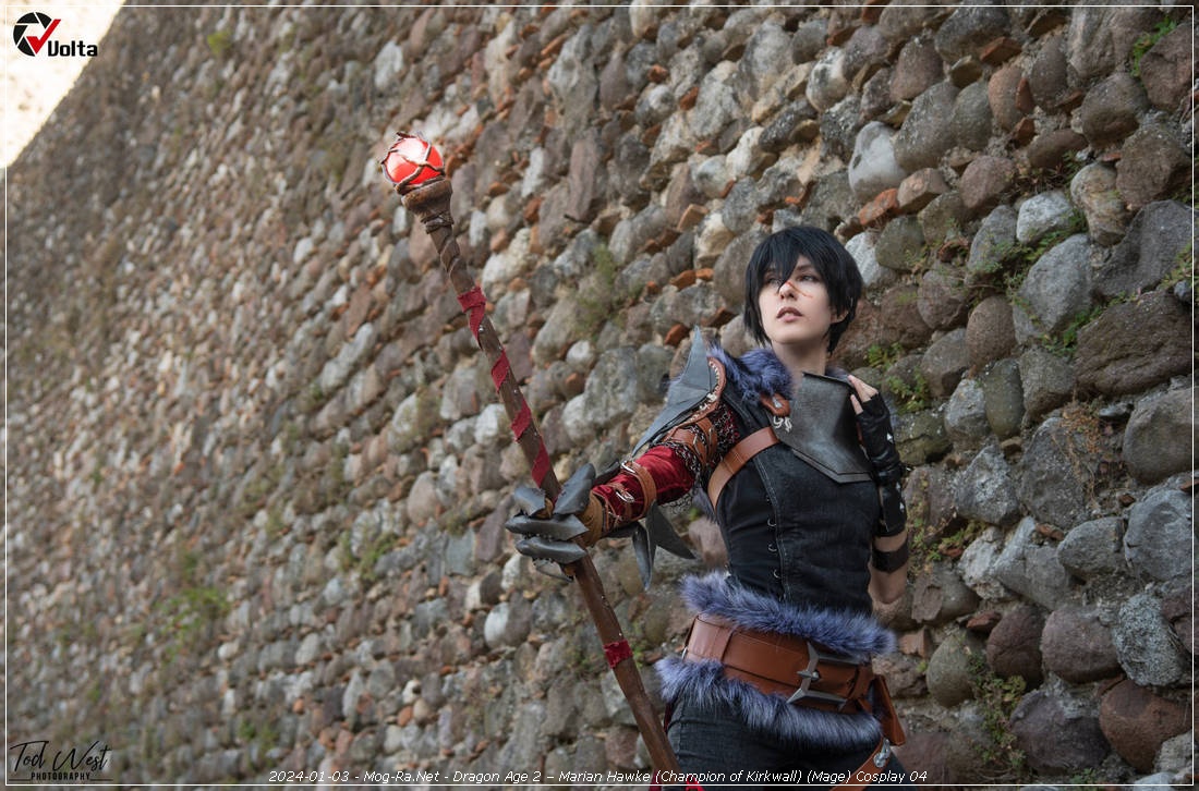 Dragon Age 2 – Marian Hawke Champion of Kirkwall Mage Cosplay 04