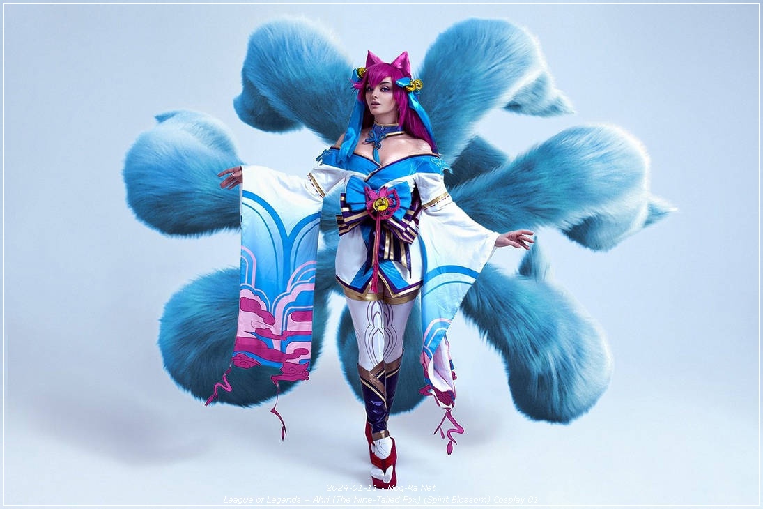 League of Legends - Ahri (The Nine-Tailed Fox) (Spirit Blossom) Cosplay - authentic view