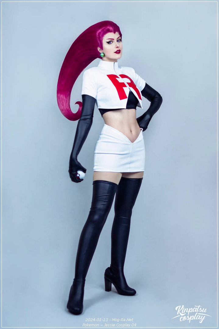 Pokemon - Jessie Cosplay - soft focus costume shot