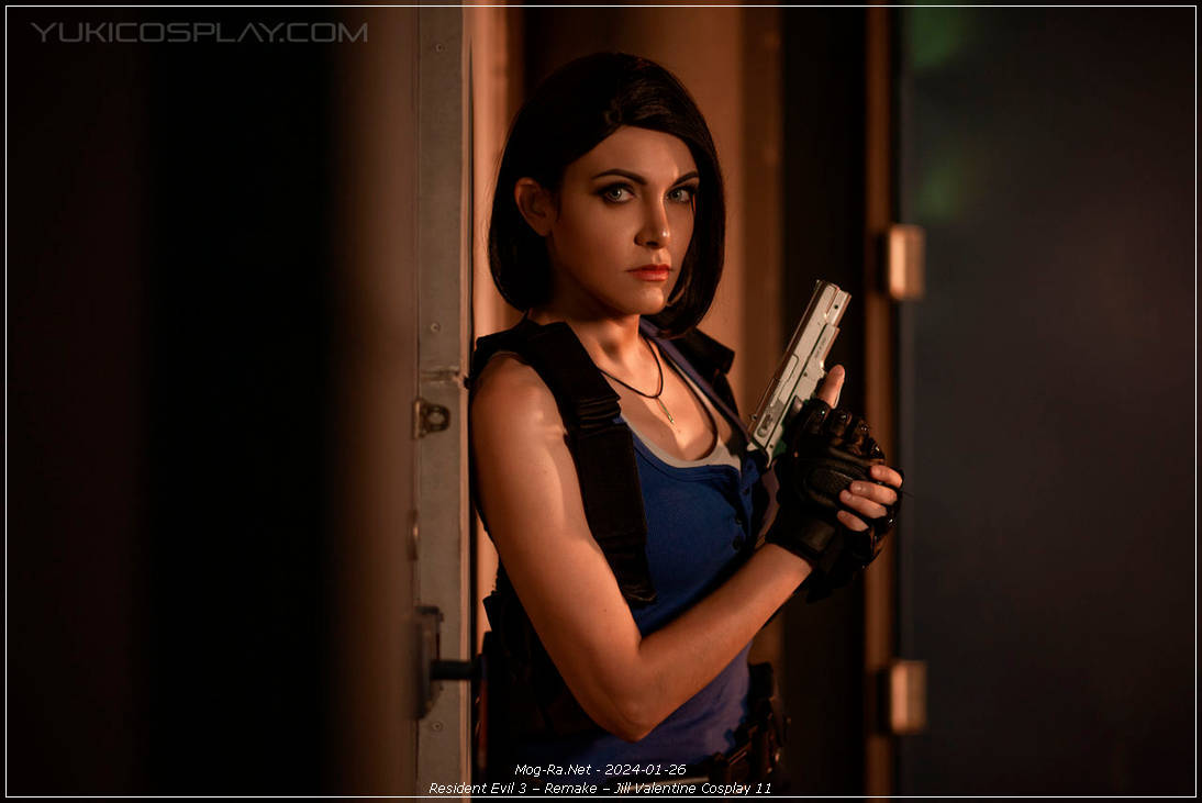 Resident Evil 3 - Remake - Jill Valentine Cosplay - body photo